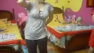 رقص بطني مثير يتحول إلى مشهد شرجي قوي