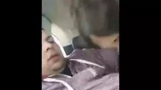 جمال لبنانية تمص زب عربي بعمق في السيارة