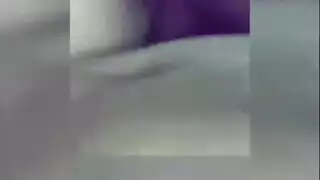 سكس ينيك اخته نائمة ويبدأ بي تحريك زبه بي مؤخرتها ليكي تسخن