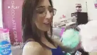 خداع زوجة بتصوير غلاف مجله
