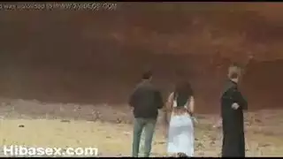 طيز عربي كبير يرقص عريان