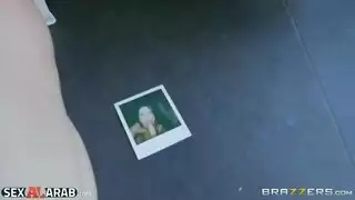 امرأة زانية تمتلئ بسائل غريب