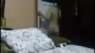 جلسة نيك قوية: ضرب فرجها المبلل بلا رحمة