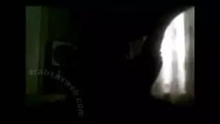 مراهقة مصرية تصرخ خلال مشهد جماعي مثير