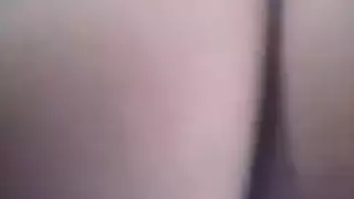 استعراض شرجي: نجم إباحي يصور مدخلها الخلفي