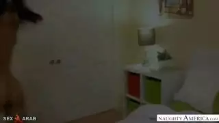 حفلة إباحية: صديقة مقربة تحصل على جماع مرتّب مع شقيقها
