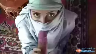 فتاة محجبة تبلع زب صديقها في سلسلة عربية إكس إكس إكس