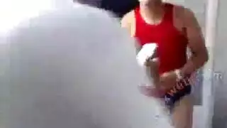 خليجية تتناك خلفى بالسيارة و تقول ورا لا