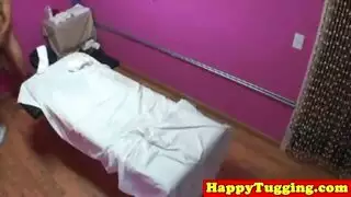 يذهب لها