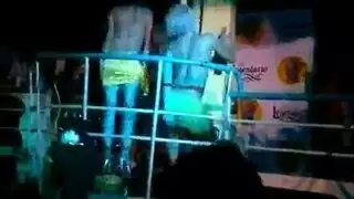 كس نجمَة البورن السوريّة الرطب يقطر منيًا في كل مكان