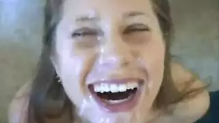 الخادماة