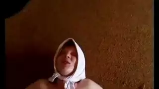 الام العجوز كبيره ه