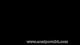 سكس زب اسود تخين وكبير بين البزاز يستمني عليه