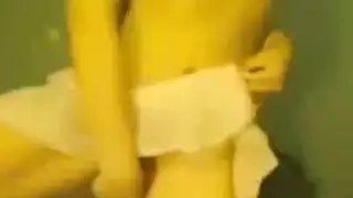تقنيات التدليك السرية للعاهرة الهواة تدفع العملاء للهيجان