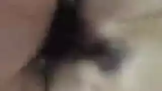 خطوط تان حذاء غريب