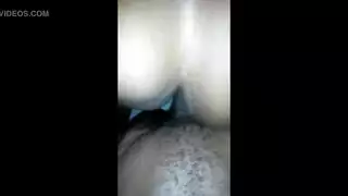 فرجها الداعي يتوق لقذف داخلي عميق