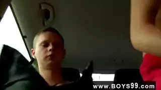 الطالب ضد ناتوماس حارس النحل