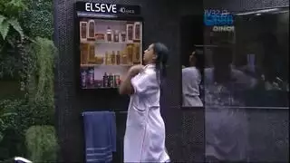 تبادل سلطة: قبلة عميقة تؤدي لمنصب رفيع