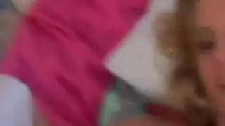 مضروب في الكشك: الفتاة الساخنة تأخذ كل شيء