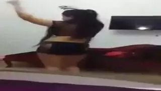 فشغ طيزها اول مرة