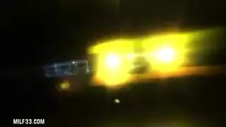 يذخل عله اخته في الحمام