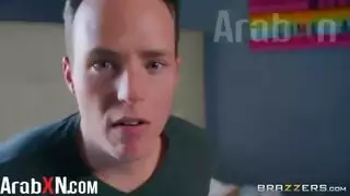 زوجة الأب تغوي ابن الزوج آفا آدمز في فعل إباحي صريح