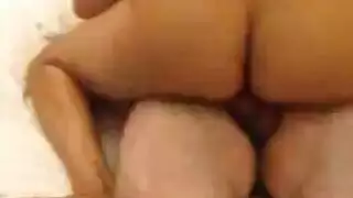 زوجة الأب تستسلم لرغبات ابنها غير الشرعي الجامحة