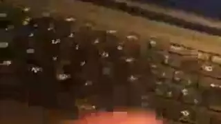 خلع كل الملابس امام الكاميره