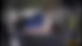سائق التاكسي يضاجع راكبة مثارة في المقعد الخلفي