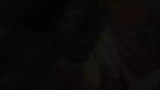 مكبّل ويستمني: استمناء شديد أثناء توقيف شرطي