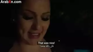مشهد جامح في الخارج: فيلم إباحي عنيف في مكان عام