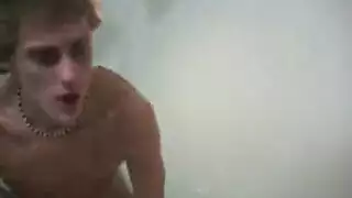 شباب لبنانيون في جلسة نيك جماعي خشن