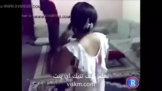 رقصة عربية مغرية تتحول سريعًا إلى مشهد إباحي مكثف