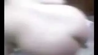 شريط سكس في الصالون: مصري يركب فرجها المزين بخشونة