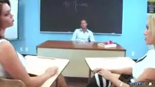 جلسة الجنس الليلية لكابري كافالي مع هزات متعددة