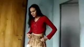زوجة الأب العربية فاتنة تفضح عادة ابنها في مشاهدة مقاطع إكس إكس إكس