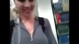 سكس خلع ملابسها ومص جسم نار