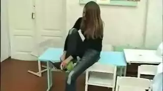 مهرجان سكس جماعي: طلاب ينكحون على كل مكتب