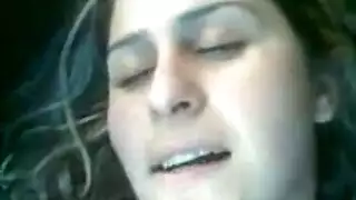 بورن سوري إكس إكس إكس: ممحونة تبتلع زب في كسها المبلل
