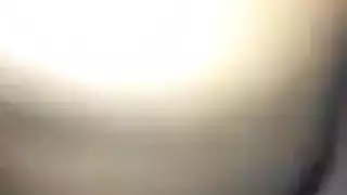فيلم بورنو: فتاة عربية عارية تأخذ قضيبًا صلبًا في وضعية المبشر