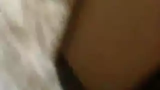 فحل عراقي يقدم حفر فرج عميق لعشيقته
