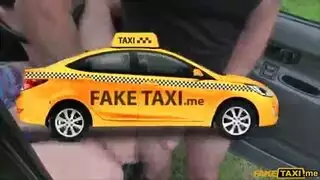 رجل يستمتني وحده