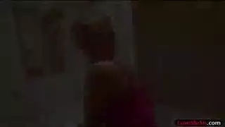 الدفع العميق في فرج كبير عصيري ومؤخرة مثالية