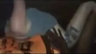 تتهيج على صديق ابنهافي الحمام