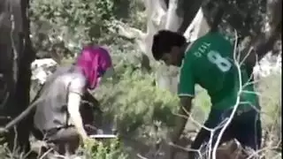 جنس جماعي في استراحة الغداء: زوجان وزميل في جنس جماعي صريح