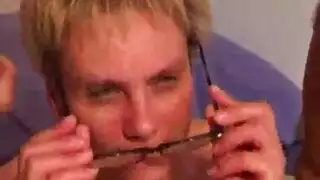تدليك ساخن لشيميل يتحول إلى إيلاج مزدوج