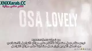 الجميلة داكنة الشعر تُنكح بقوة في الحمام