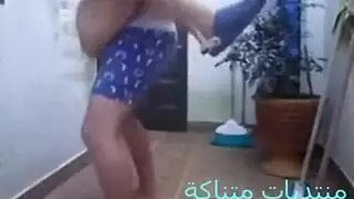 جماع سريع: شاب مصري يأخذ زوجة أبيه بقوة