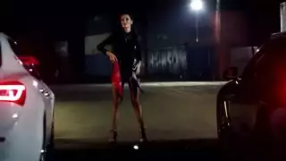 شاب عنتيل قوي بيفشخ البنت اللي معاه الفيديو إلا باحية عالية الدقه