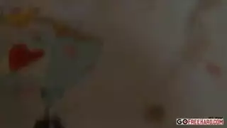 مراهقة عذراء شرجياً تأخذه بقوة لأول مرة